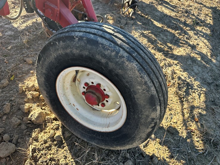 #33740-•-~20'-row-crop-cultivator-image-6