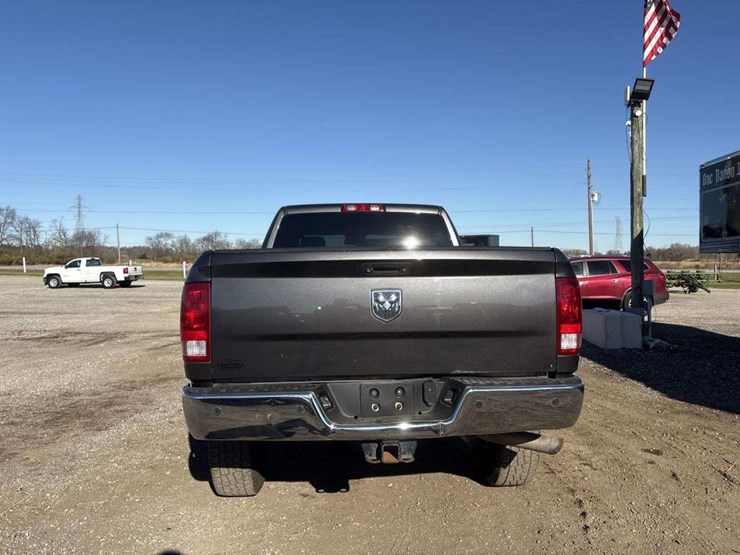 2016-dodge-2500-image-4