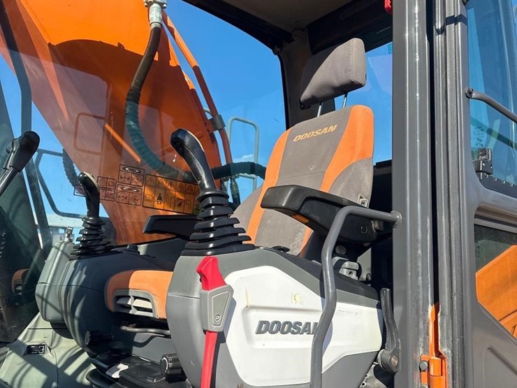 2018-doosan-dx300-lc-5-image-24