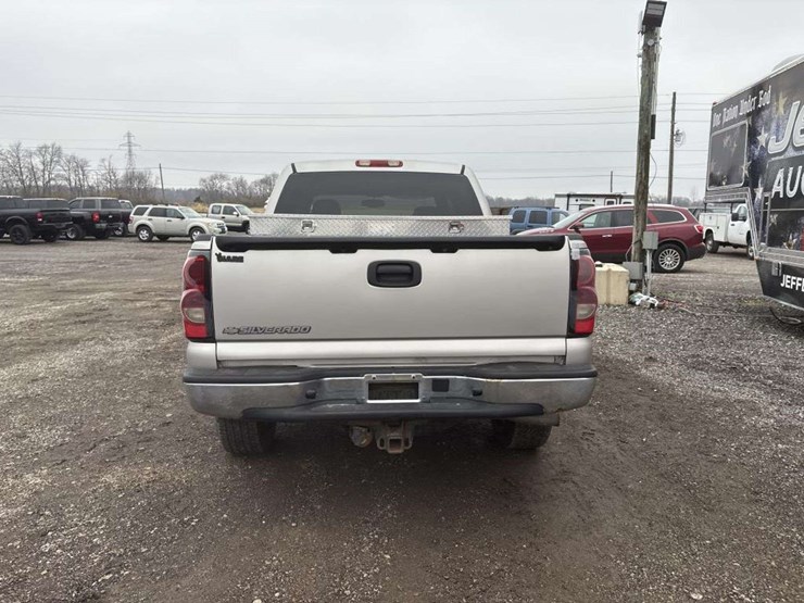 2006-chevrolet-k2500-image-4