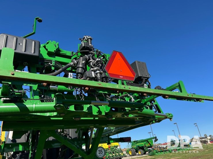 2022-john-deere-410r-image-39