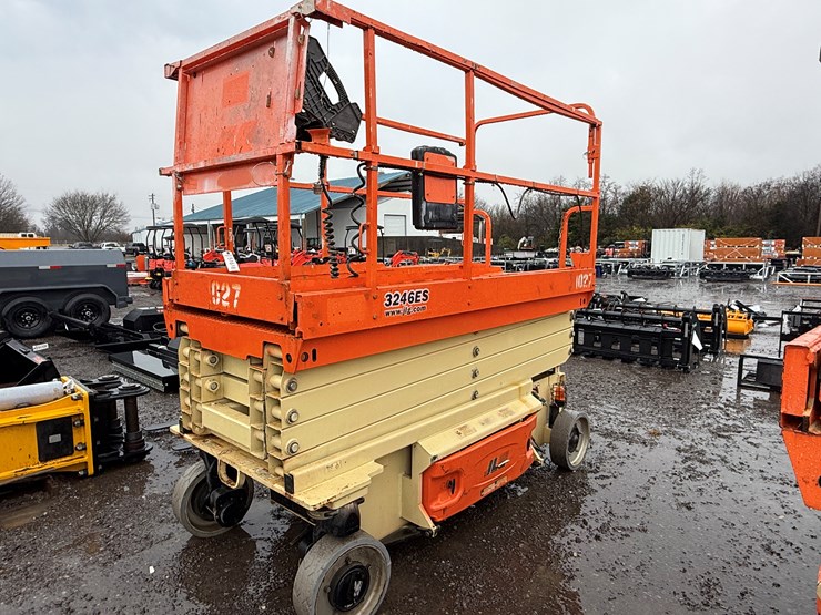 jlg-3246es-image-1