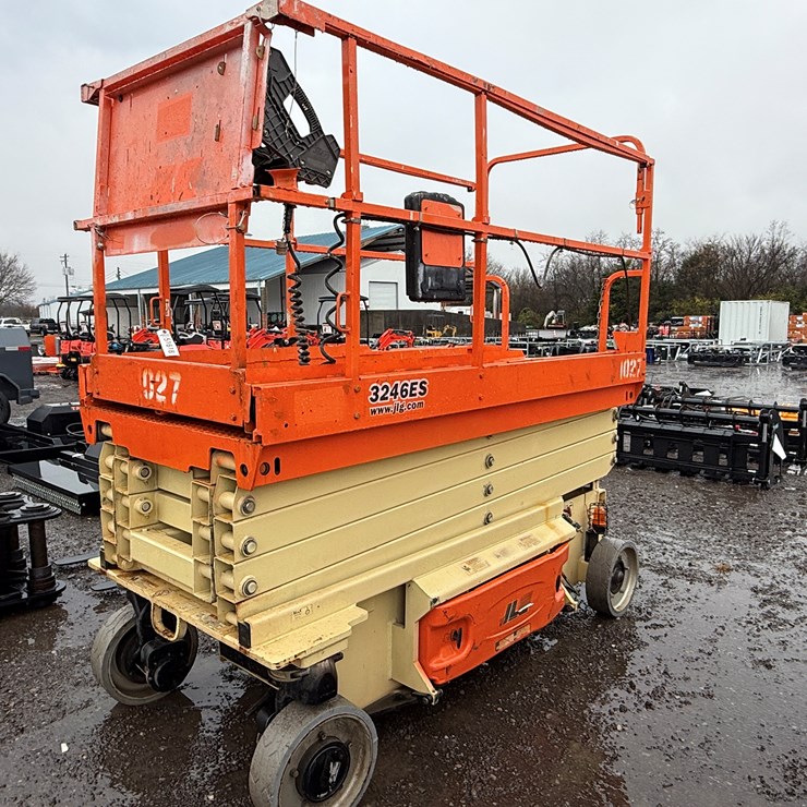 JLG 3246ES