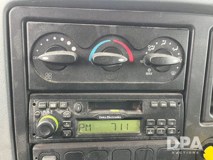 2004-international-7400-image-70