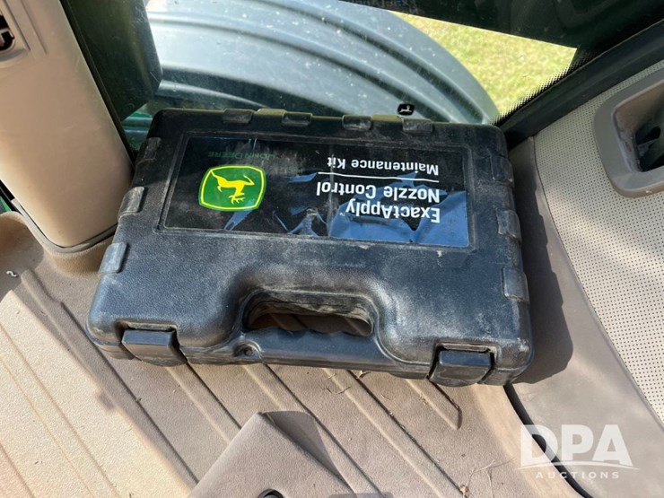 2021-john-deere-r4044-image-81