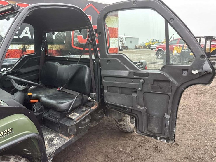 2016-john-deere-gator-image-13