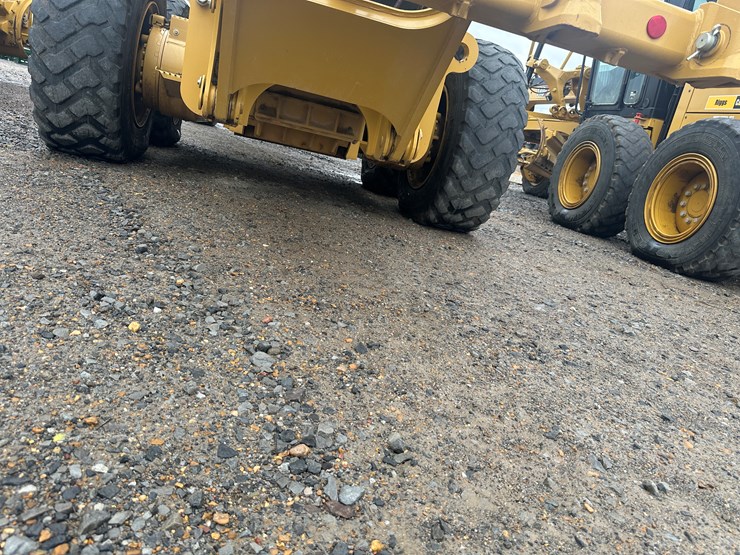 2022-caterpillar-140gc-awd-image-21