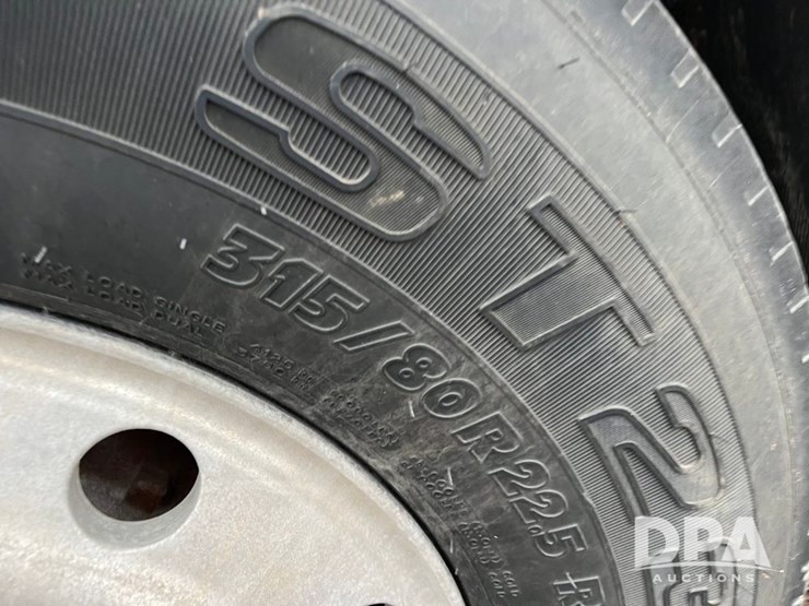 2005-international-7600-image-17