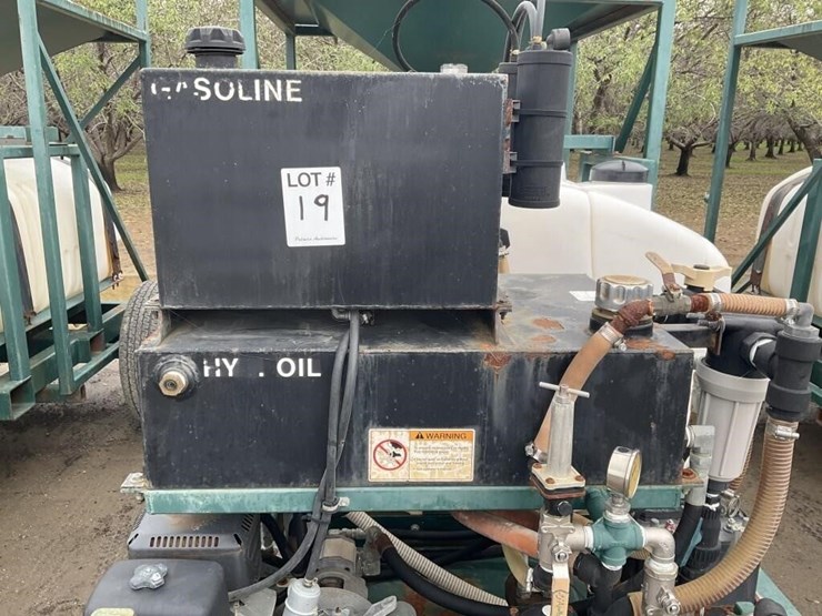 pbm-14'-400g-poly-mixing-tank-trailer-image-9