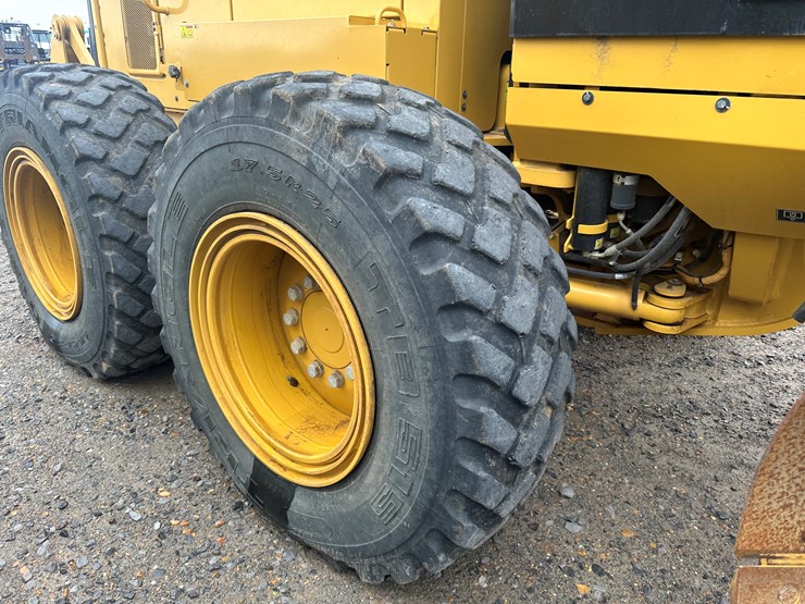 2022-caterpillar-140gc-image-10