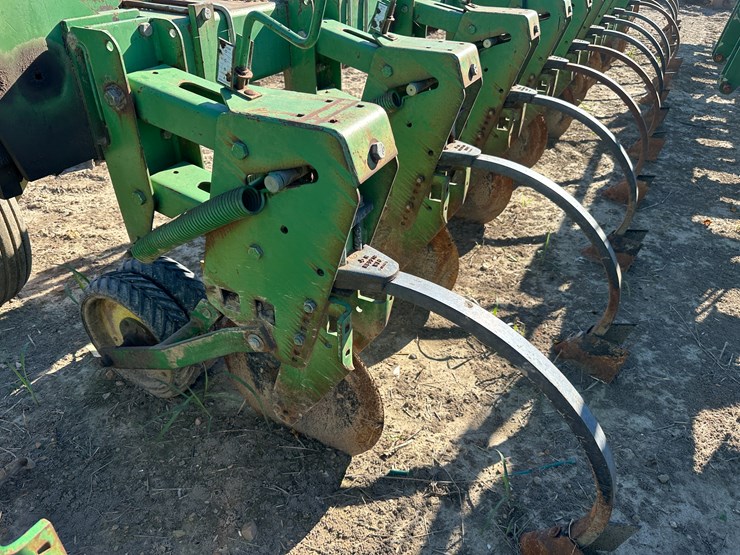 john-deere-16-image-35