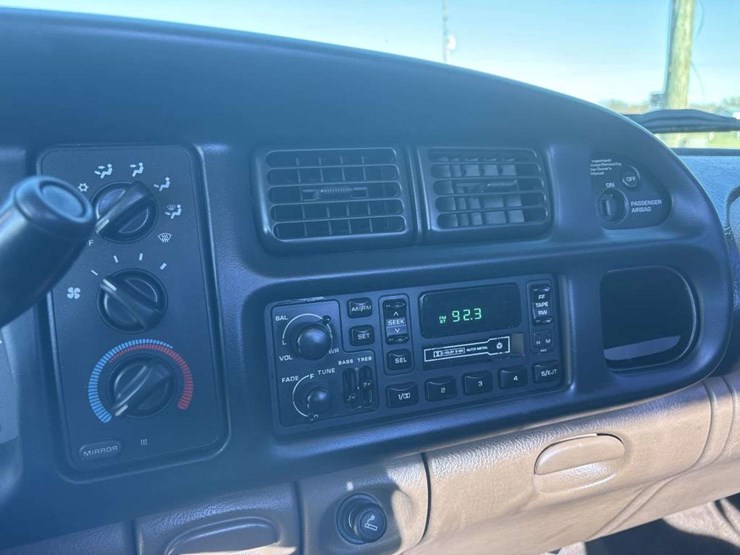 2000-dodge-ram-1500-image-18