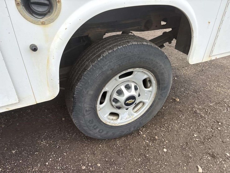 2014-chevrolet-2500-image-9