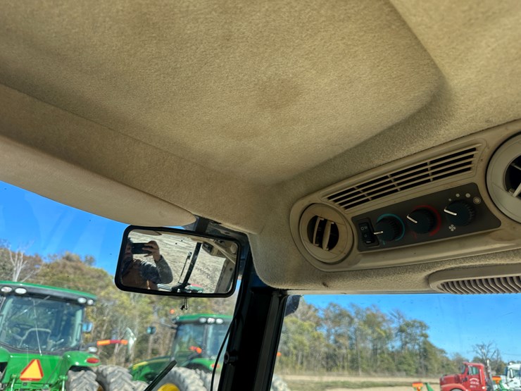 2011-john-deere-5095m-image-63