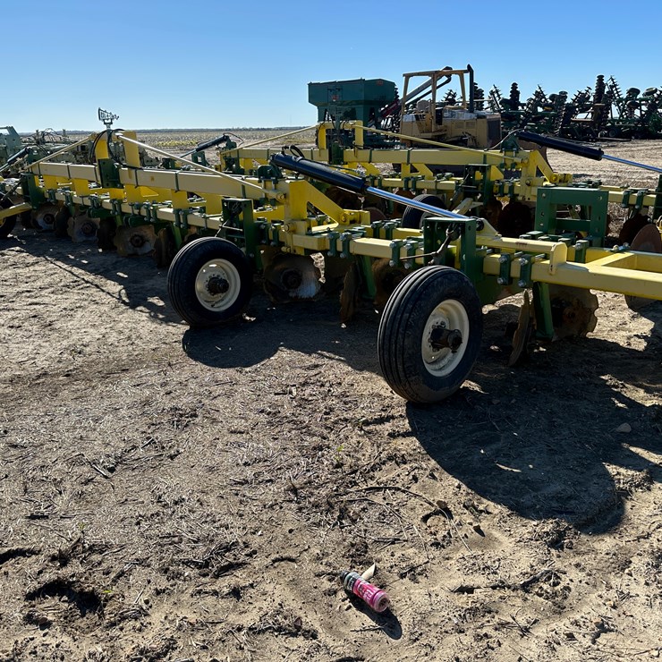 #33730 • Roll-A-Cone 16-row 30" Hipper