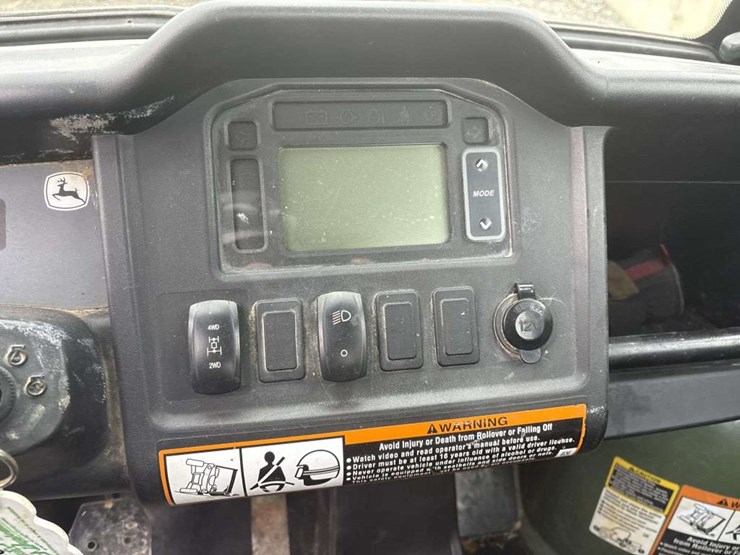 2016-john-deere-gator-image-18