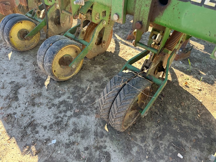 john-deere-16-image-49