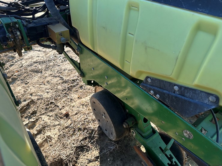 john-deere-1720-image-24