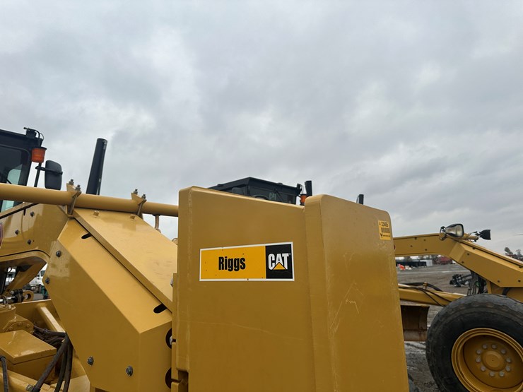 2022-caterpillar-140gc-image-43