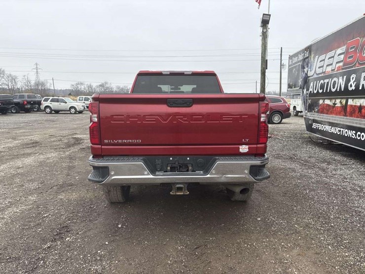 2022-chevrolet-silverado-2500-image-4
