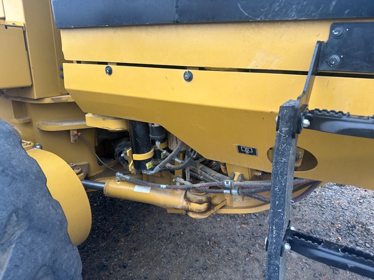 2022-caterpillar-140gc-awd-image-58