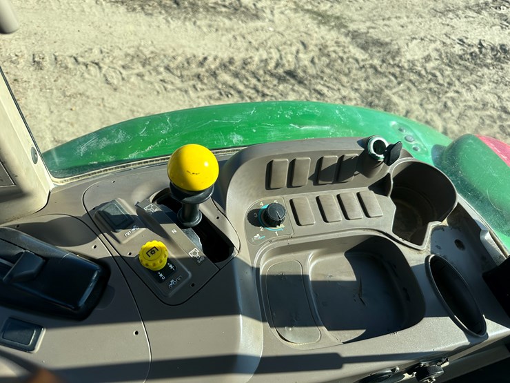 2011-john-deere-5095m-image-59