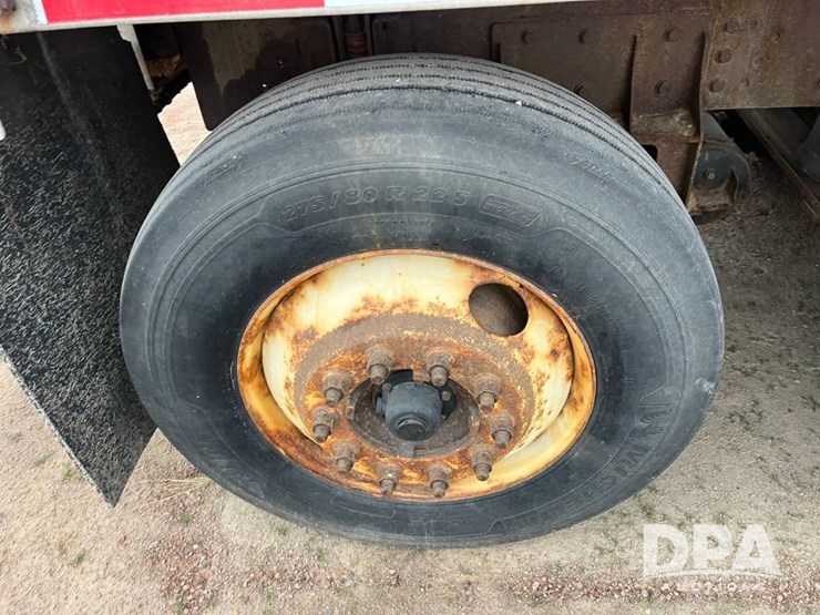 2005-international-7600-image-35