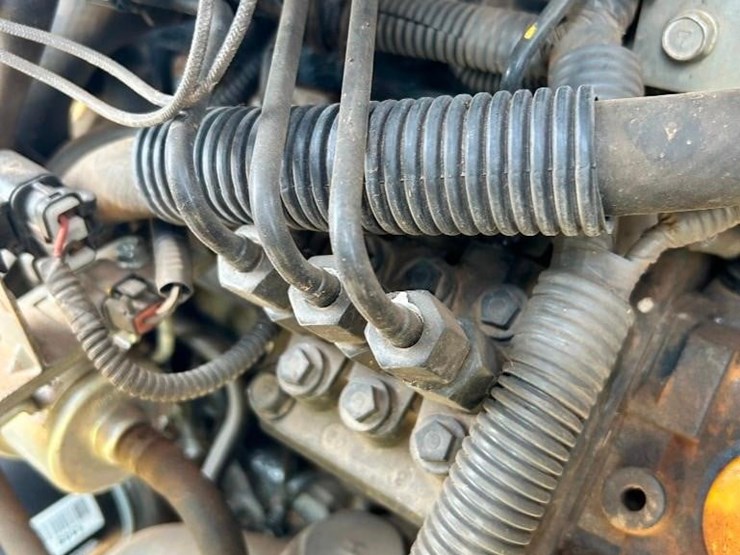 2016-new-holland-workmaster-37-image-25