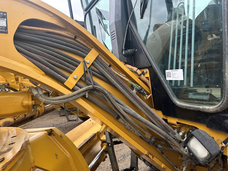 2022-caterpillar-140gc-image-31