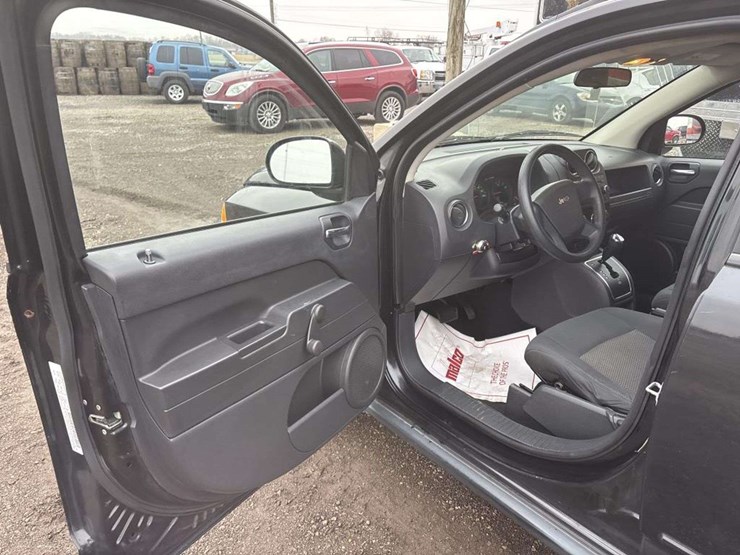 2010-jeep-compass-image-13