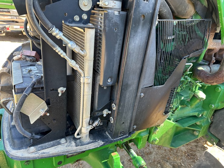 2011-john-deere-5095m-image-42