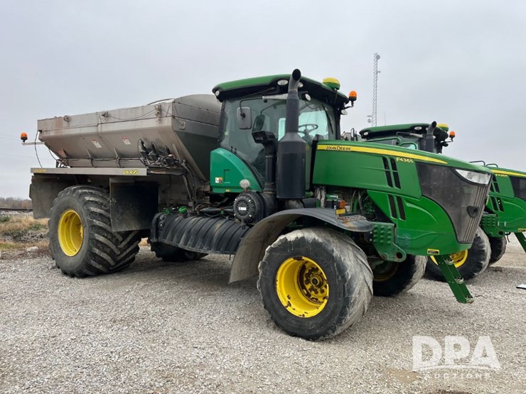 2017-john-deere-f4365-image-4