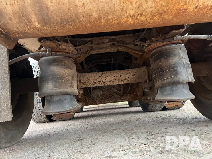 2005-international-7600-image-41