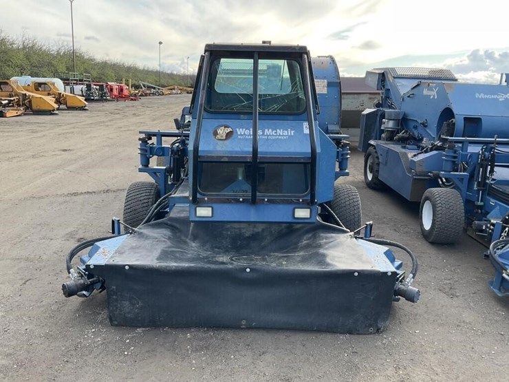 weiss-mcnair-magnum-x-s.p.-nut-harvester,-diesel-image-2