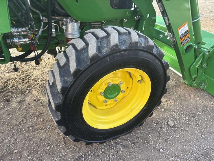 john-deere-4052r-image-11