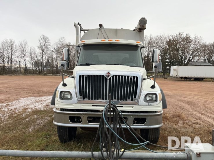 2005-international-7600-image-2