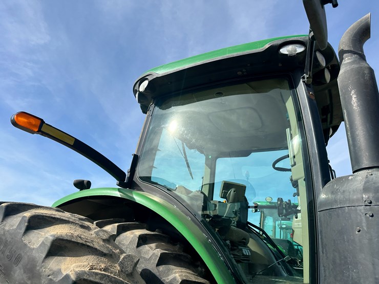 2010-john-deere-8360r-image-37