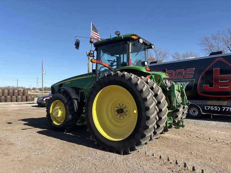 john-deere-8230-image-2