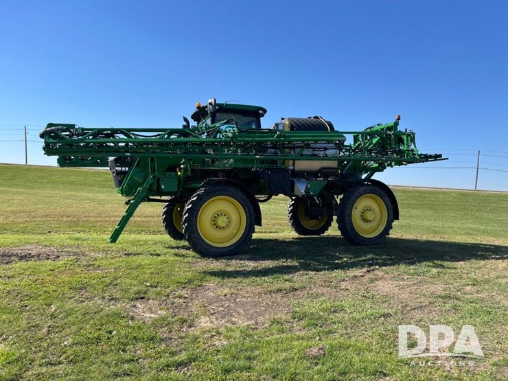2021-john-deere-r4044-image-22
