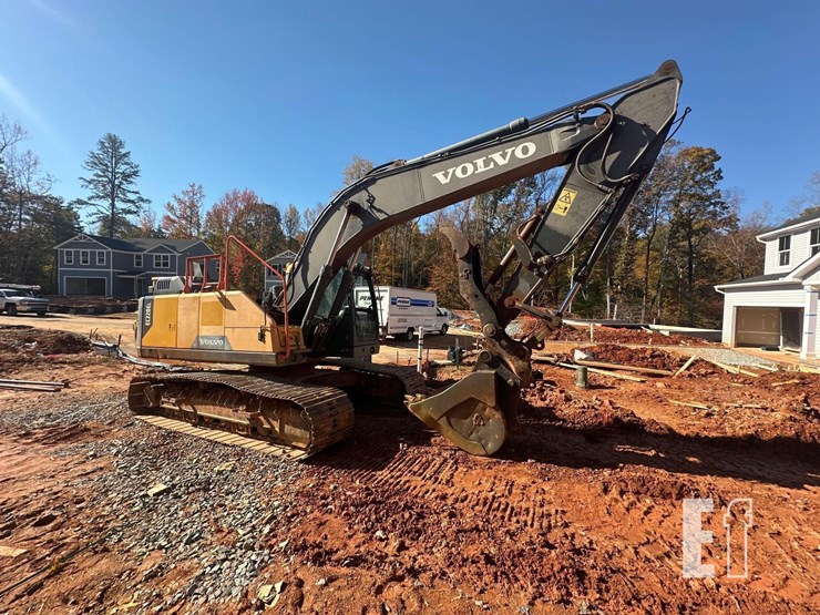 2017-volvo-ec220el-image-2