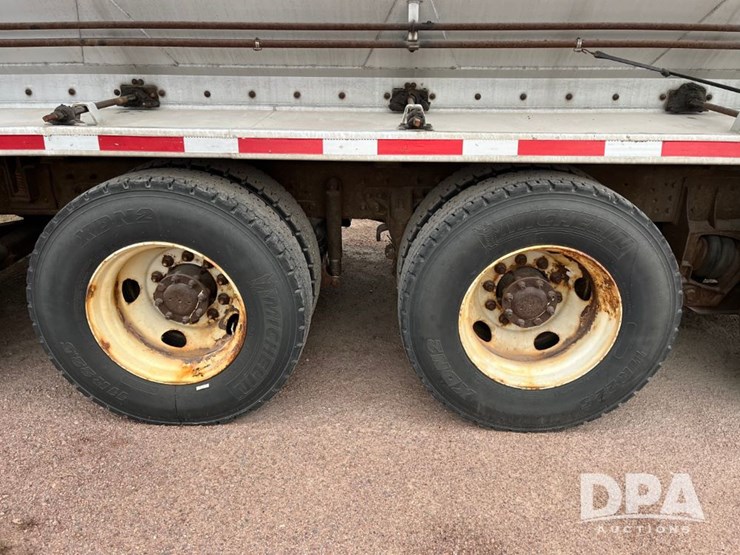 2005-international-7600-image-46