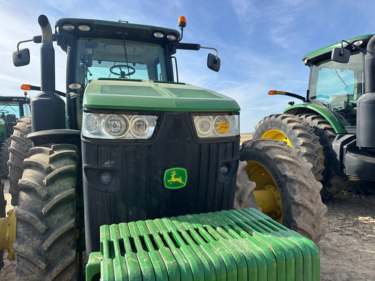 2012-john-deere-8360r-image-35