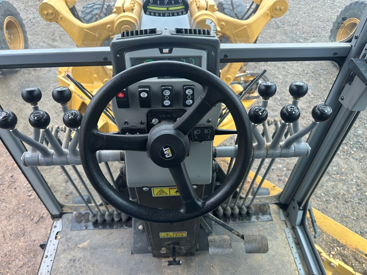 2022-caterpillar-140gc-awd-image-101