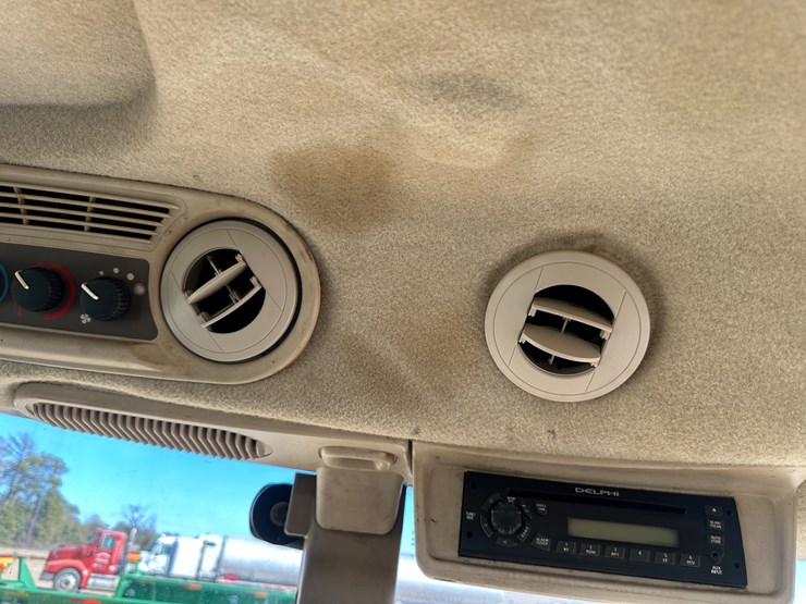 2011-john-deere-5095m-image-64