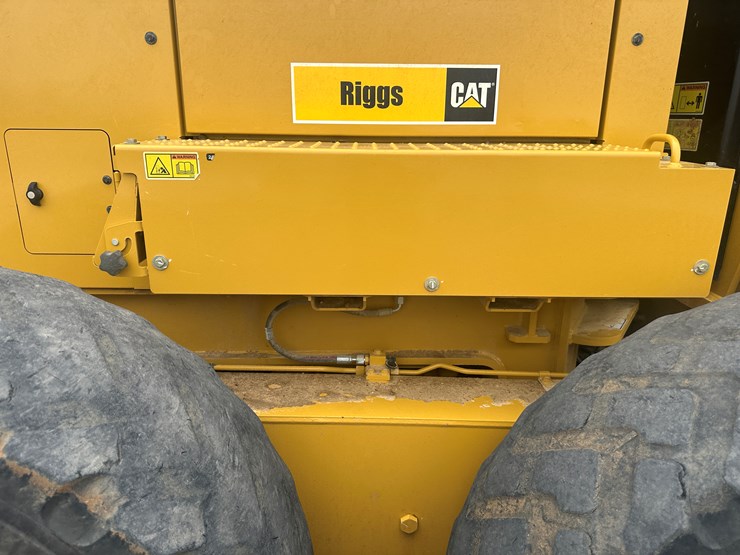 2022-caterpillar-140gc-awd-image-64