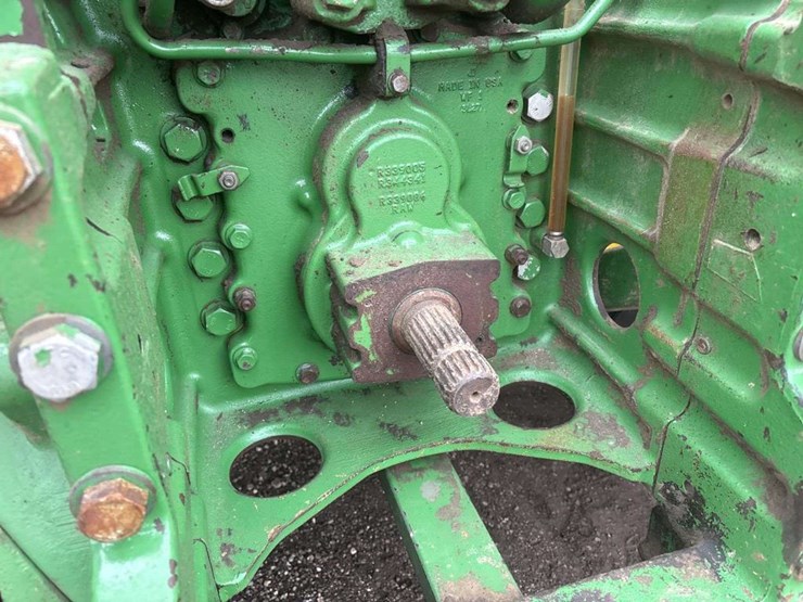 2014-john-deere-8245r-image-18