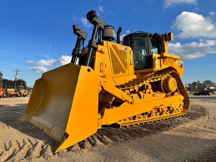 2019-caterpillar-d8t-image-1