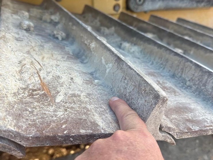 2021-caterpillar-d5-image-32