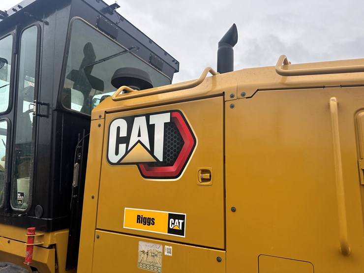 2022-caterpillar-140gc-image-27