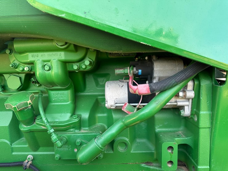 2010-john-deere-8360r-image-41